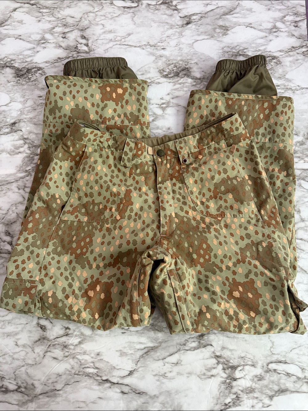 Burton Cargo Snow Pants Camo Pea Dot